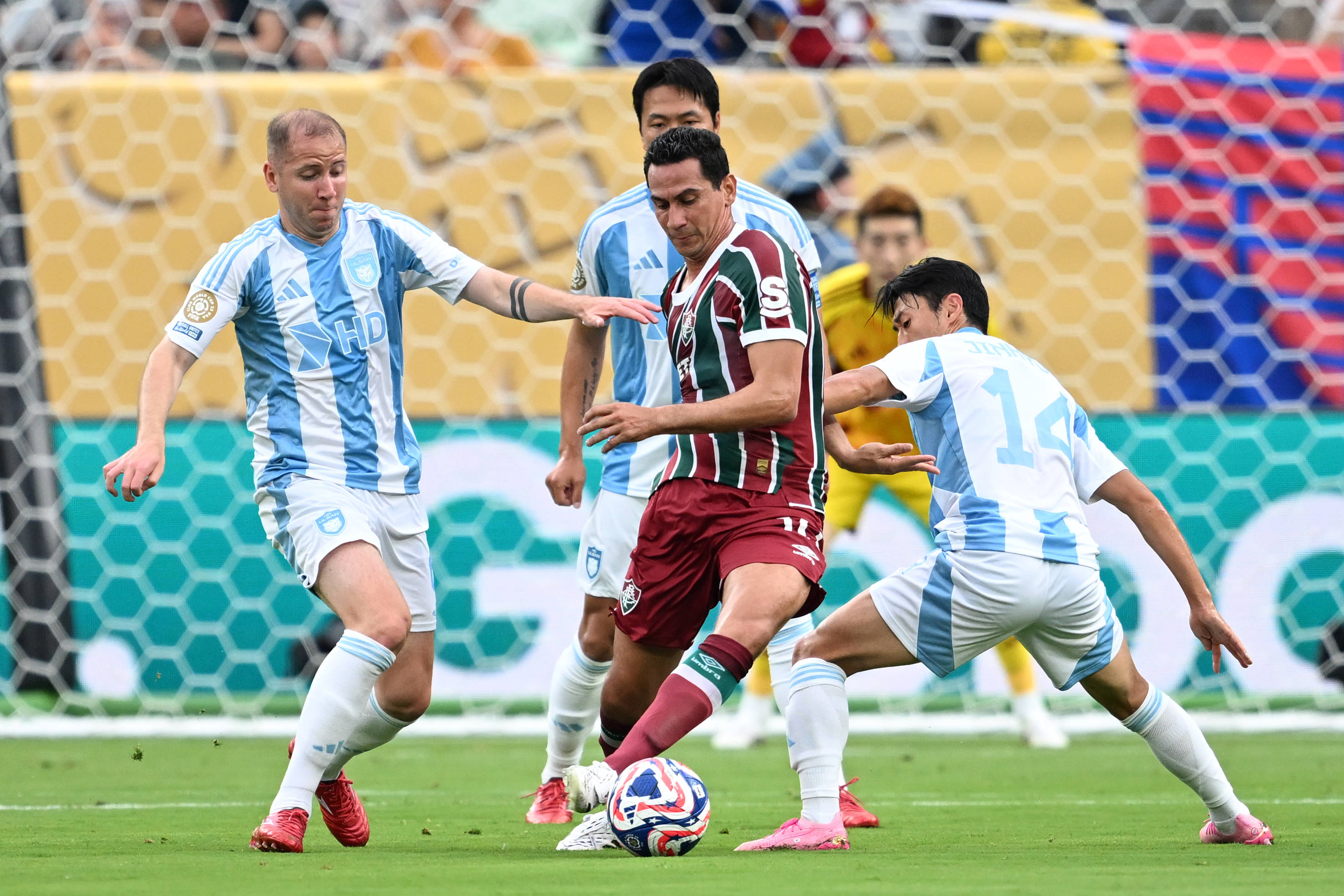 九游网页版入口-关于亚冠清晨再迎强敌，西汉姆造点机会，主帅态度——管理层满意，控场能力受关注的信息