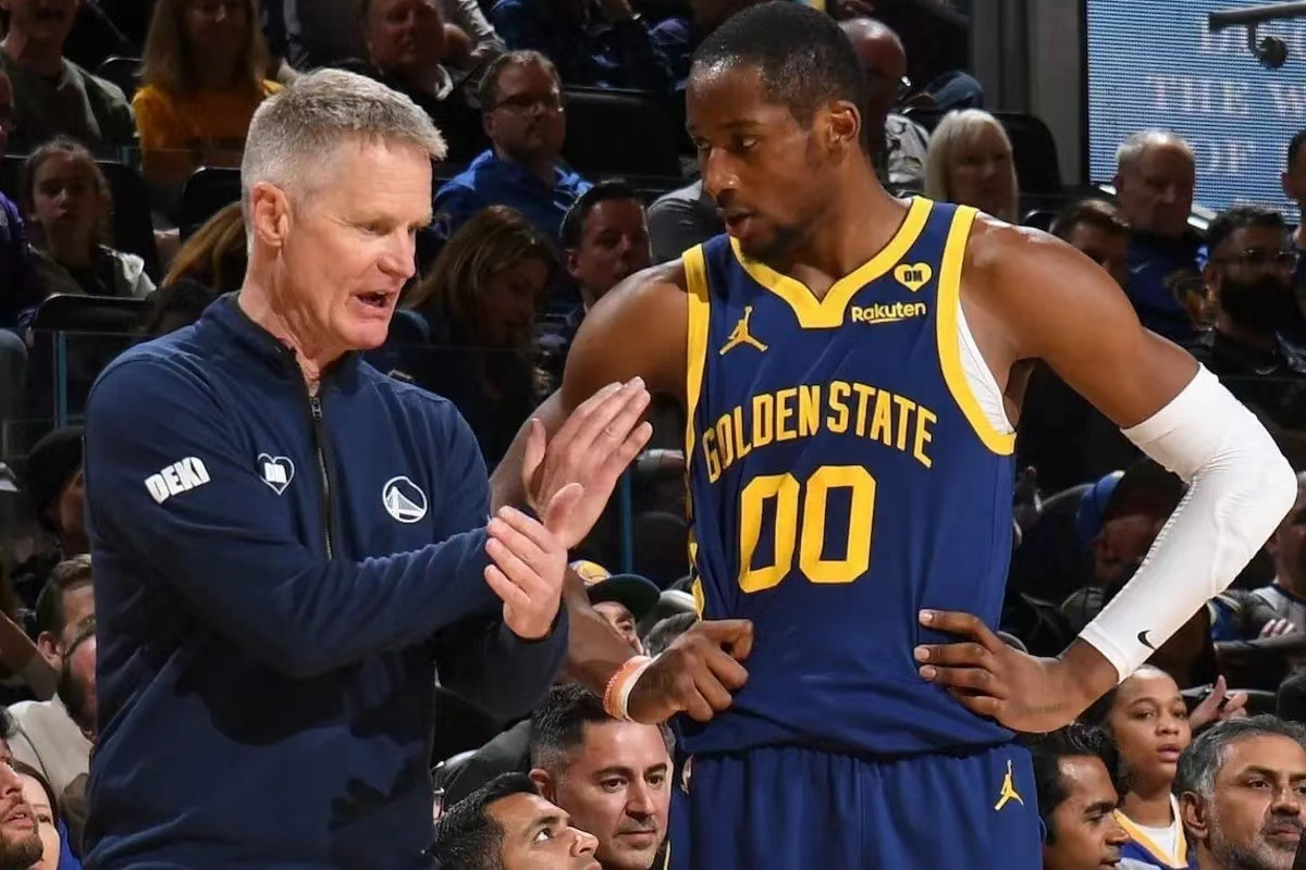 今晚意大利杯焦点战-包含赛后NBA季后赛焦点战，夏洛特黄蜂调整名单，更衣室稳定，轮换策略成焦点的词条