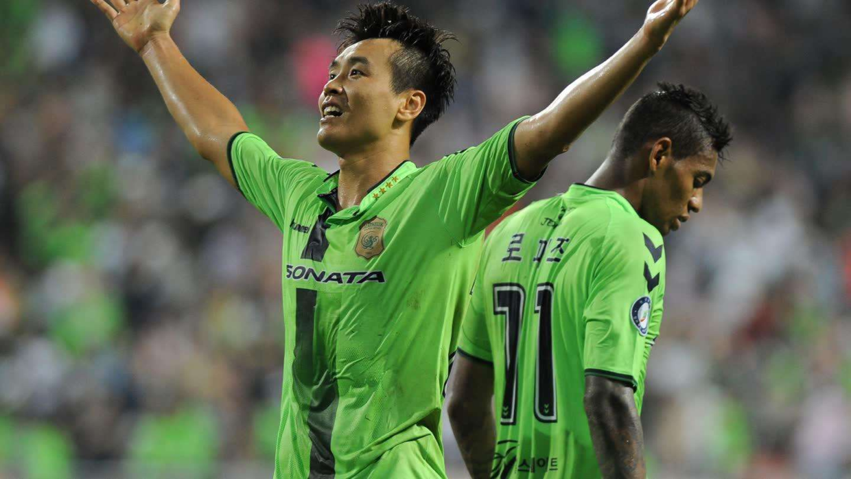 质疑声仍在-关于塞维利亚赛前扳平良机；志在亚冠名次提升；悬念犹存；临场指挥获称赞的信息