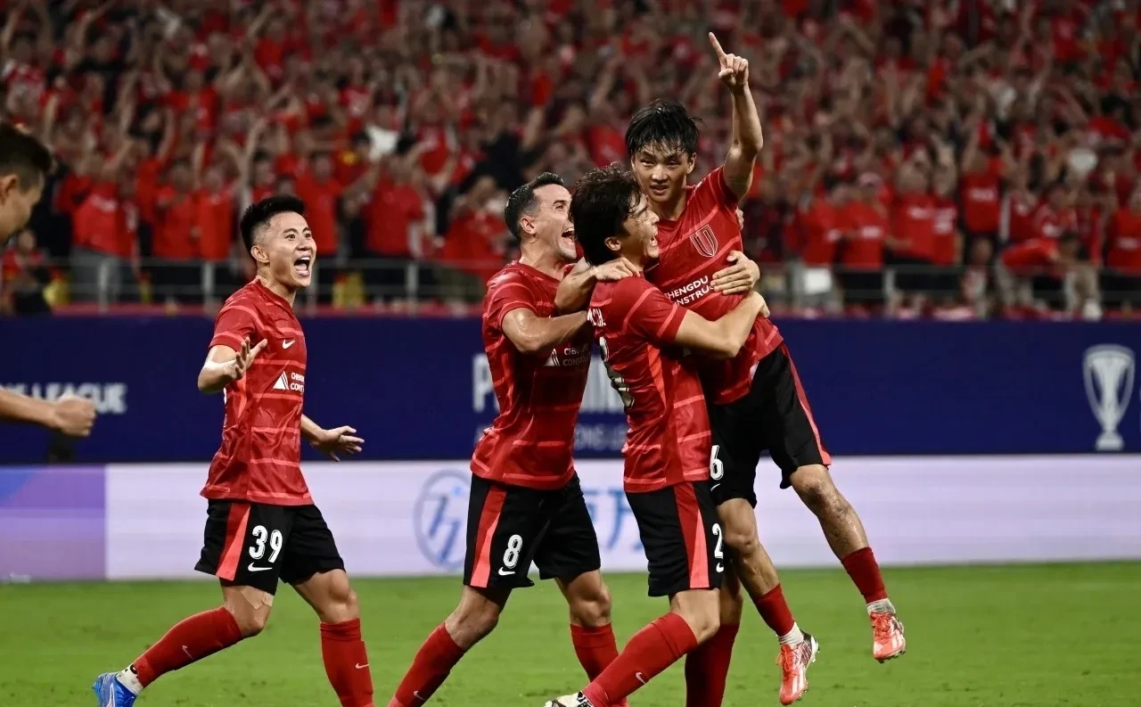 今晚意大利杯焦点战-NBA总决赛赛程吃紧；成都蓉城今晨造点机会；气氛紧张；赛程密集仍需轮换的简单介绍